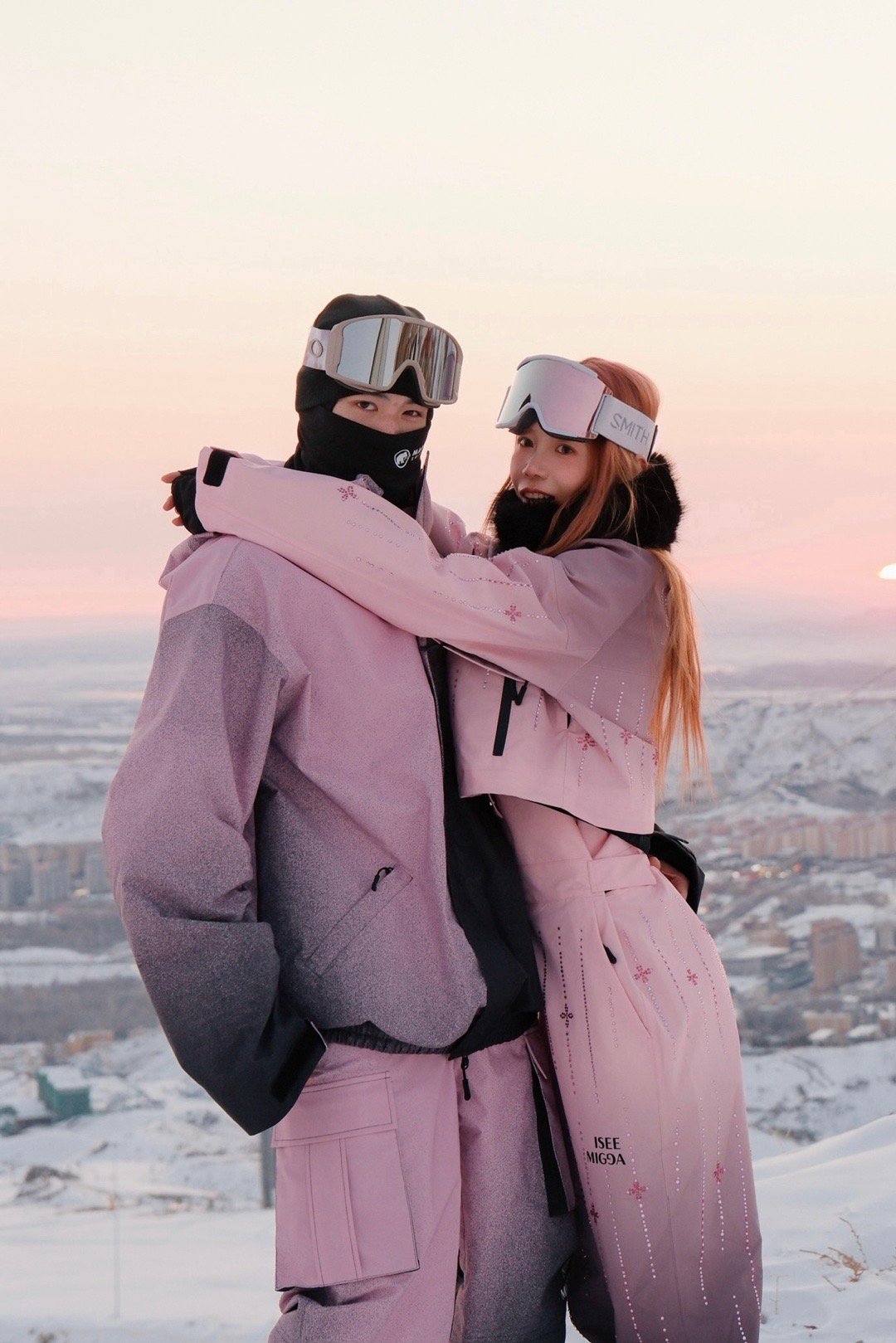 “当知足凌驾于一切 幸福将贯穿一生”也是拥有阿勒泰落日打卡照了微博冰雪季 阿勒泰