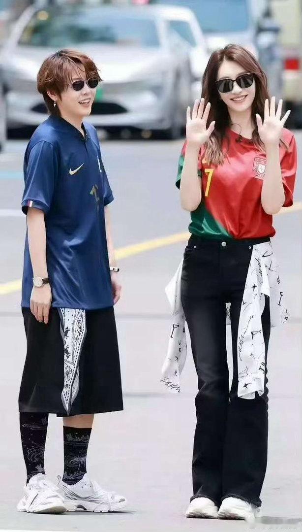 王濛从冬奥会解说到世界杯王濛浪姐淋的雨世界杯把它晒干 网友锐评太精准了：王濛离开