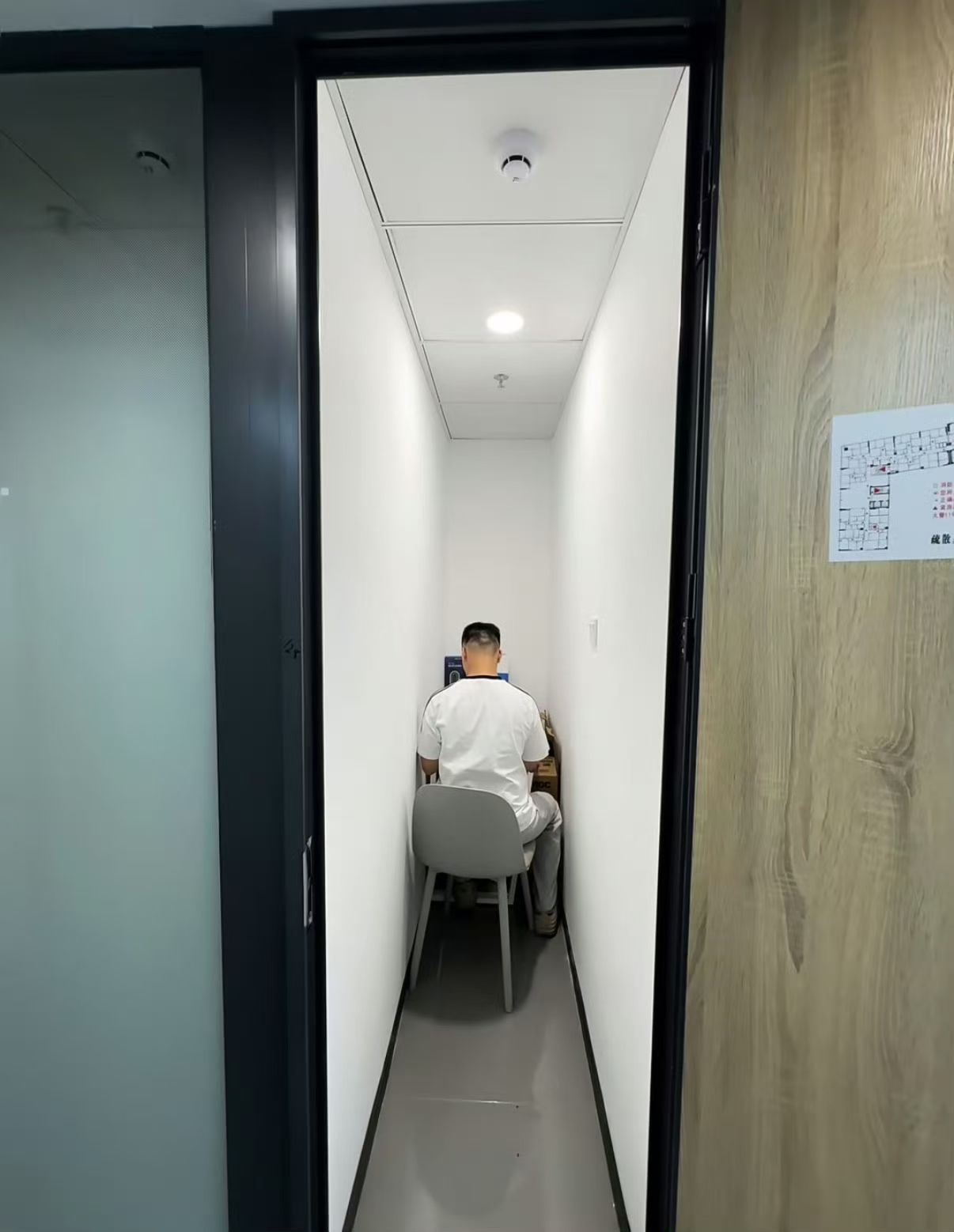 某家一平米的公司，莫欺少年穷，莫嫌老来丑。小创业者，有大梦想。 ​​​