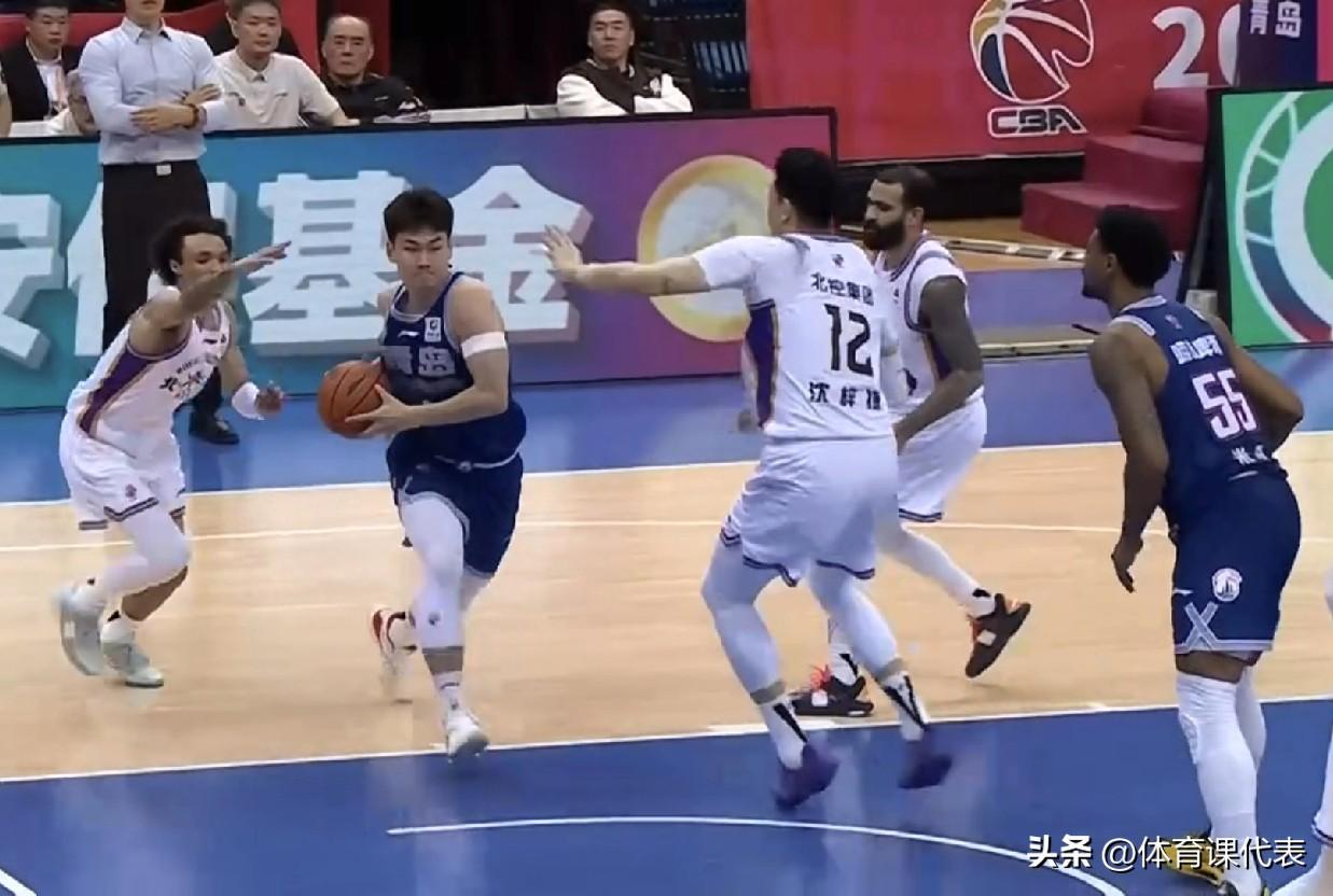 不多见！一场比赛六名本土球员得分上双，约瑟夫杨30分9助攻，青岛男篮主场大胜北控