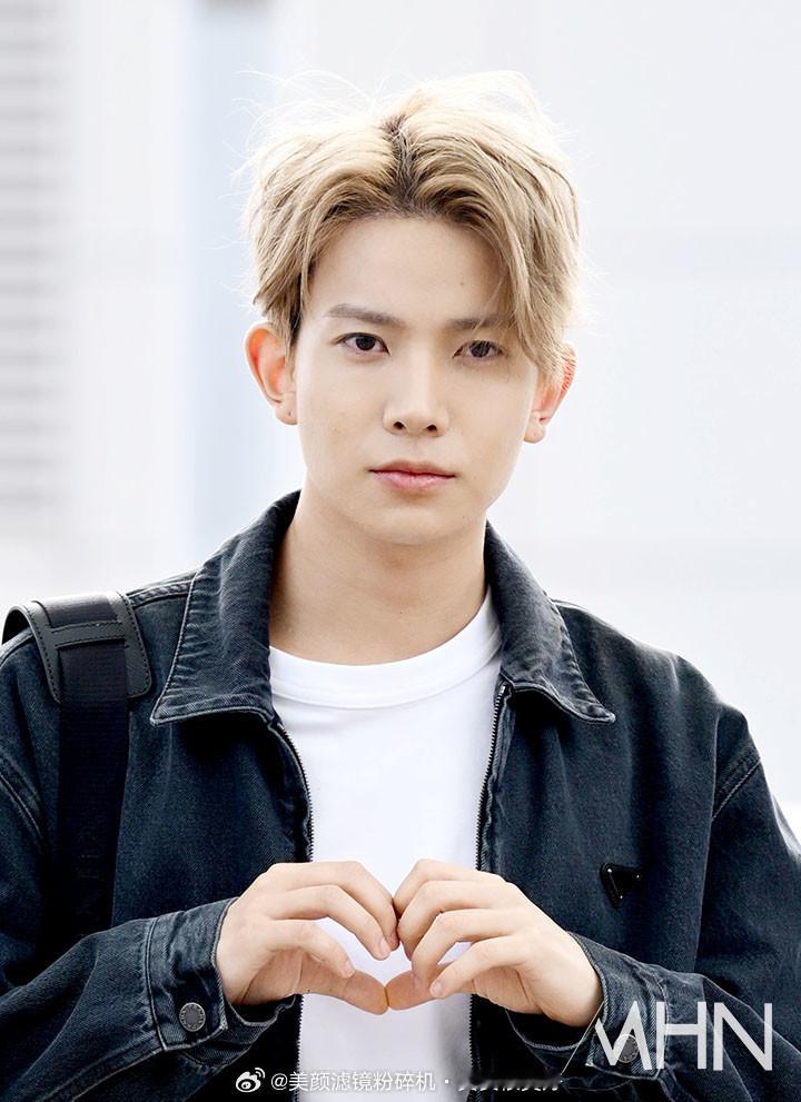 ENHYPEN李羲承、朴综星Jay、沈载伦Jake、梁祯元、朴成训、金善禹、西村