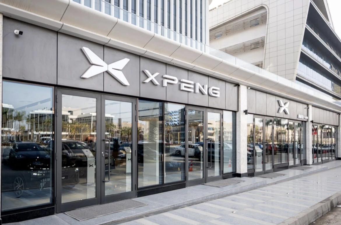 小鹏汽车埃及本地化布局落地
小鹏在新开罗最热闹的九十号大街，开了一个400㎡的品