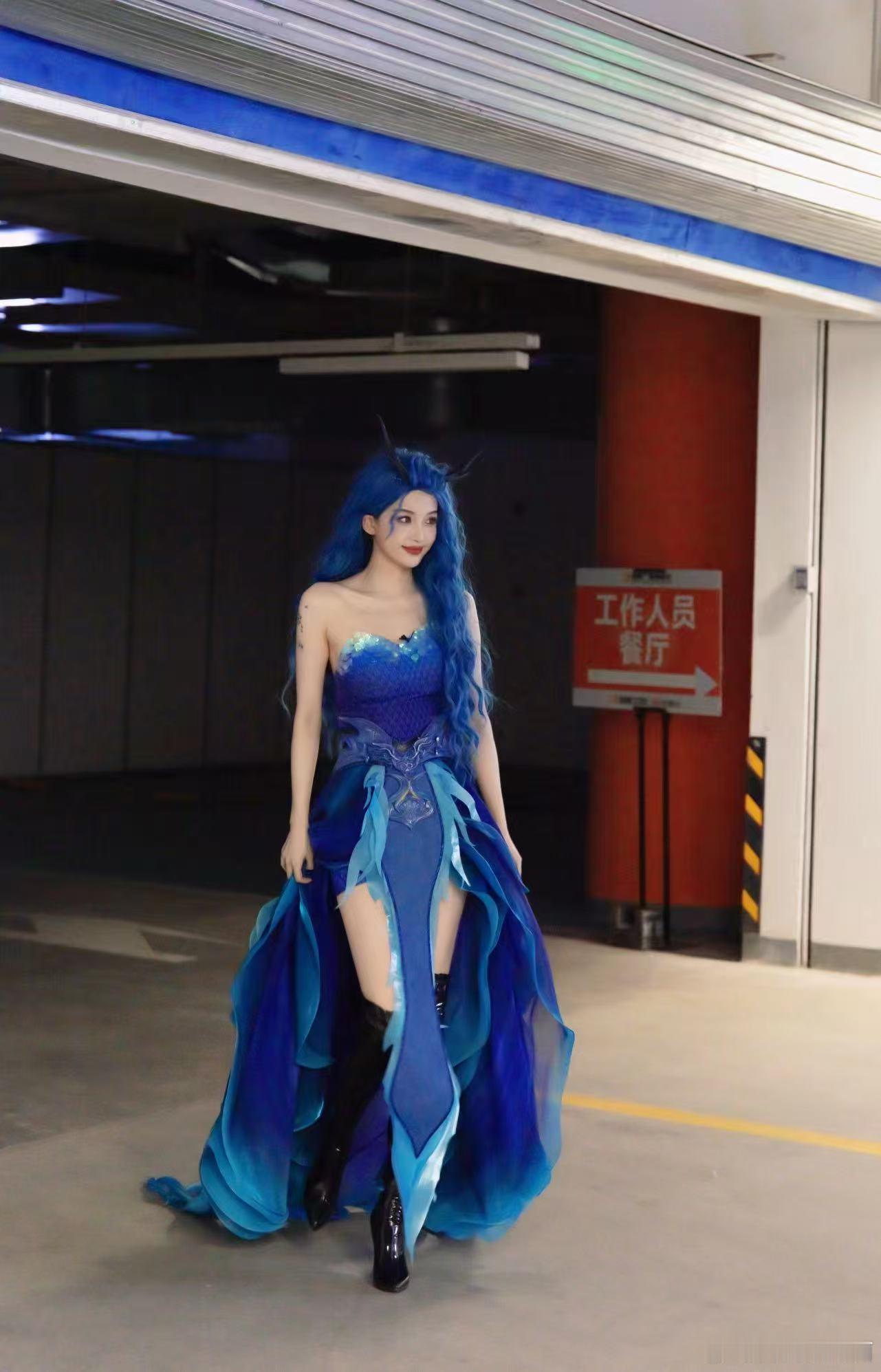 孙怡好六cos敖闰 孙怡cos敖闰造型美爆！气质与敖闰贴合，妆容细致，这美貌太让