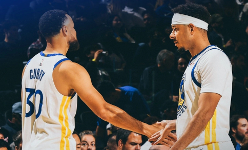 库里谈到和弟弟赛斯一起出场打球：“感觉很特别，就像梦想成真。和塞斯一起上场，我想