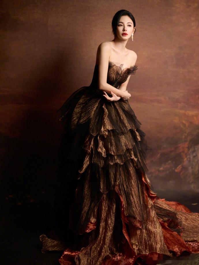 没认出来是张雨绮这是张雨绮？这状态为太能打了吧，完全看不出岁月，貌美在她脸上表现