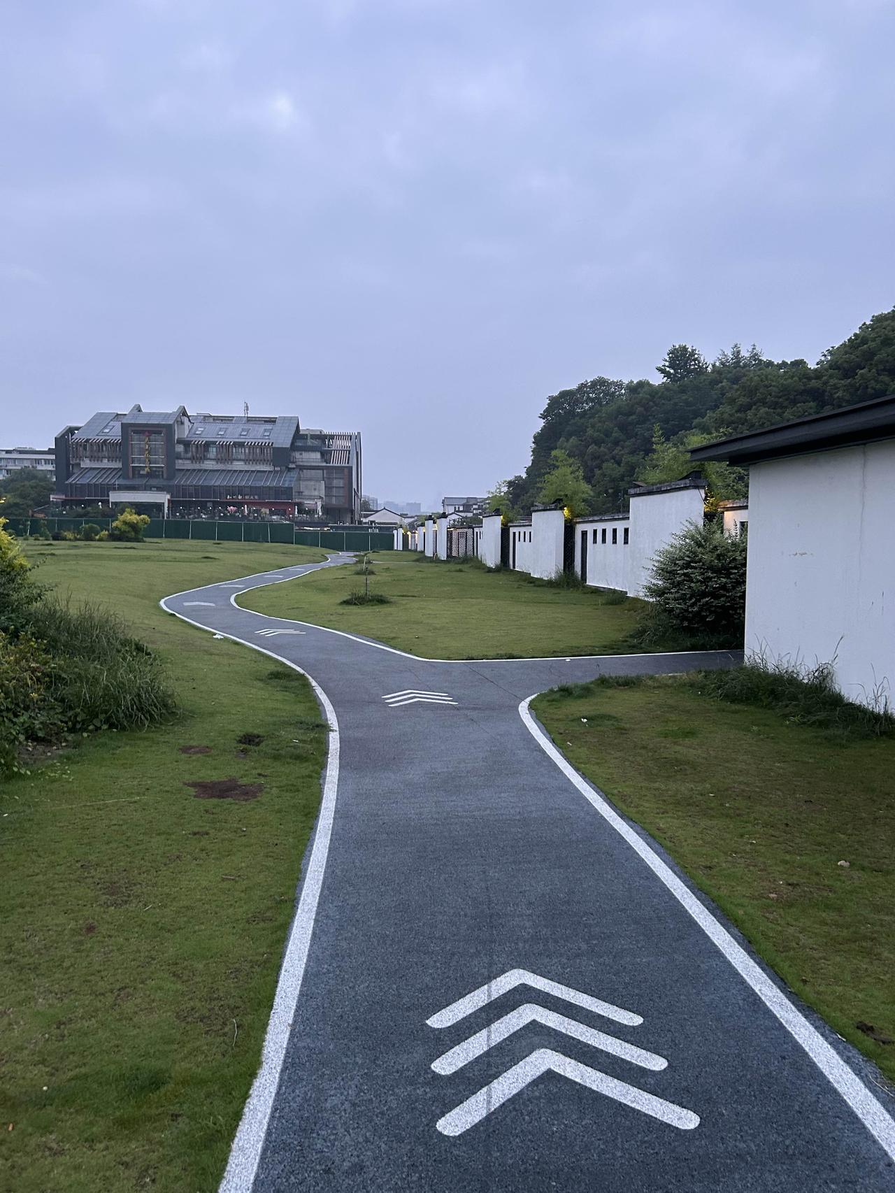 平凡的日常里
也藏着源源不断的温柔与光亮