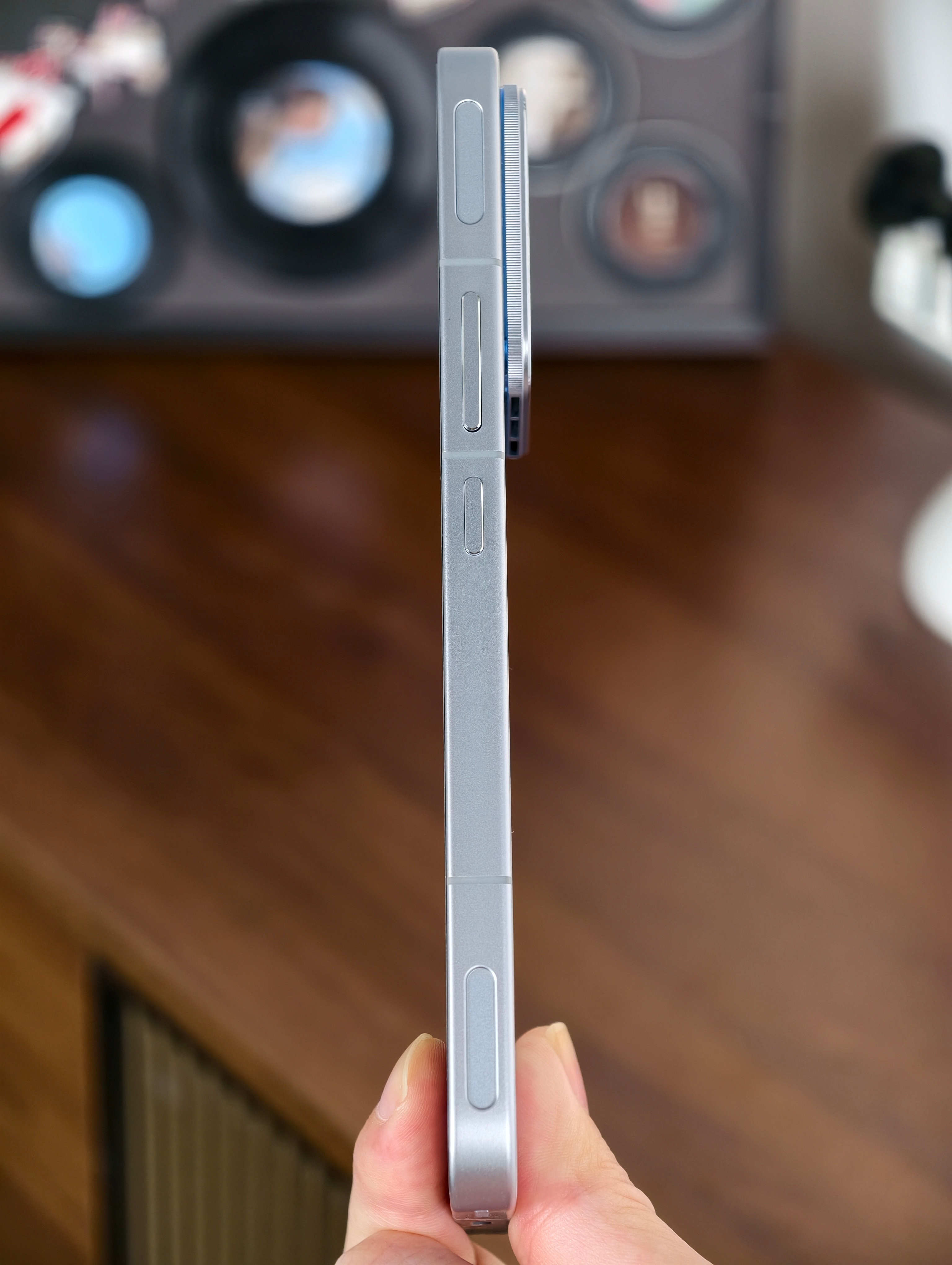 iQOO15 Ultra 真帅吧(òωó)👍银色代号是2049，对应银翼杀手，