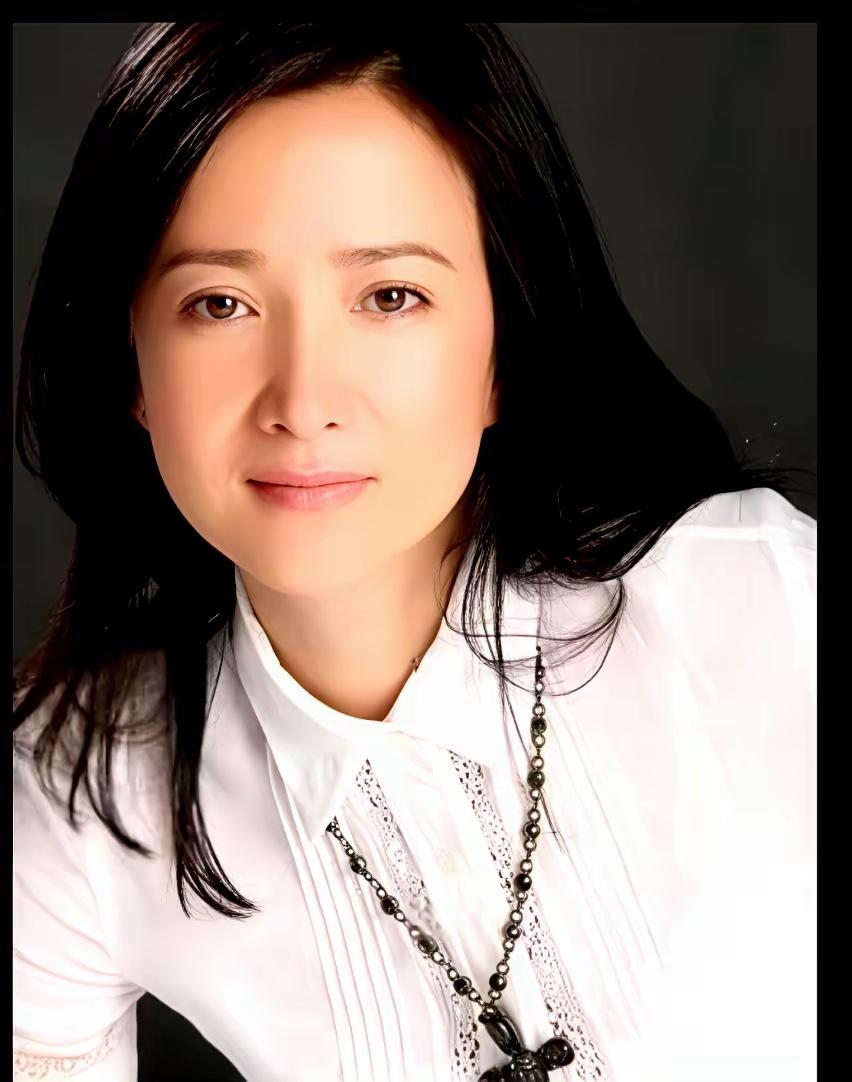 女孩子不应该端庄优雅吗?