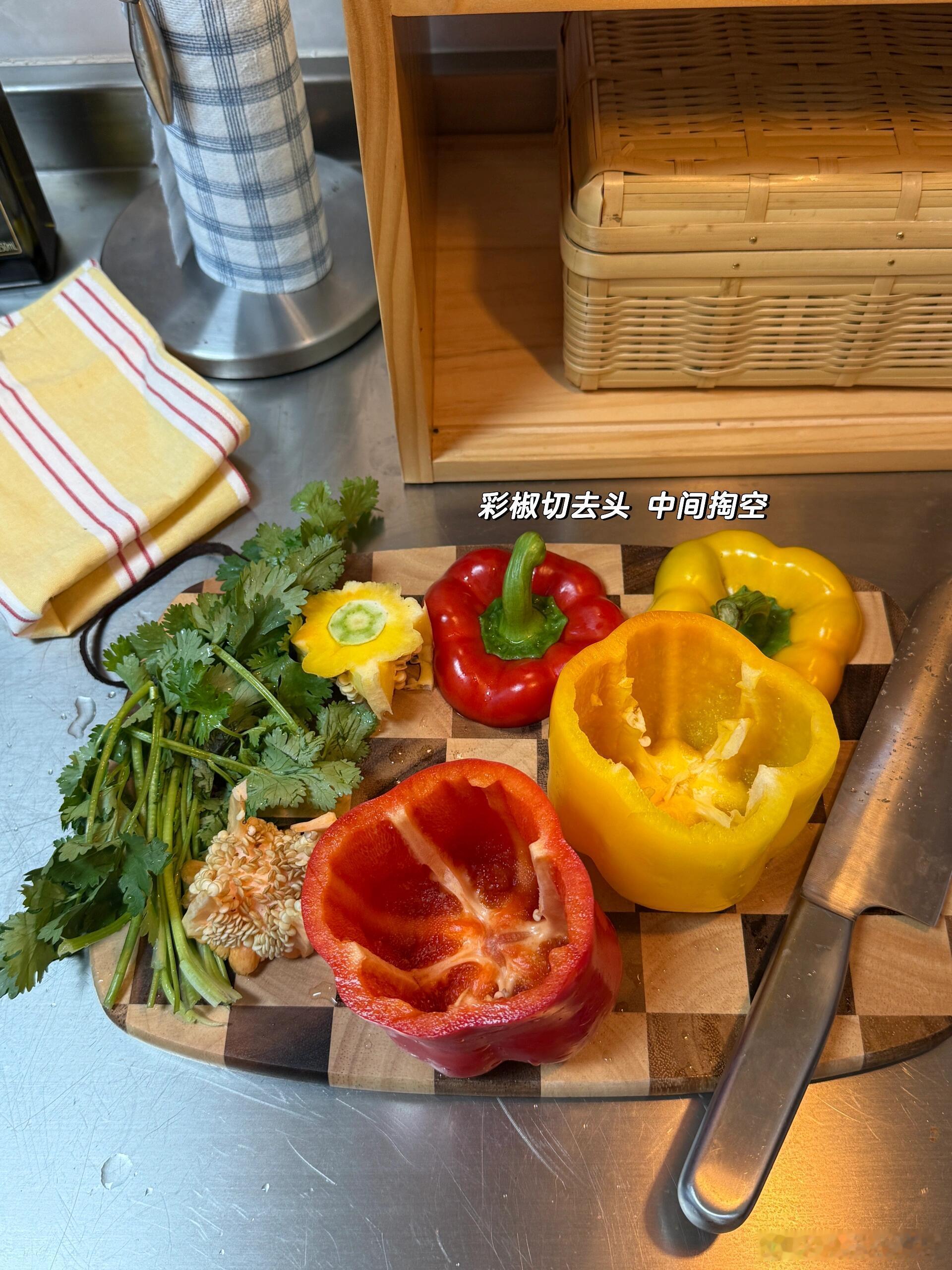 第一批吃彩椒碗的受害者出现了女子跟风生吃彩椒碗感染钩虫减肥也好健身也罢，都要挑选