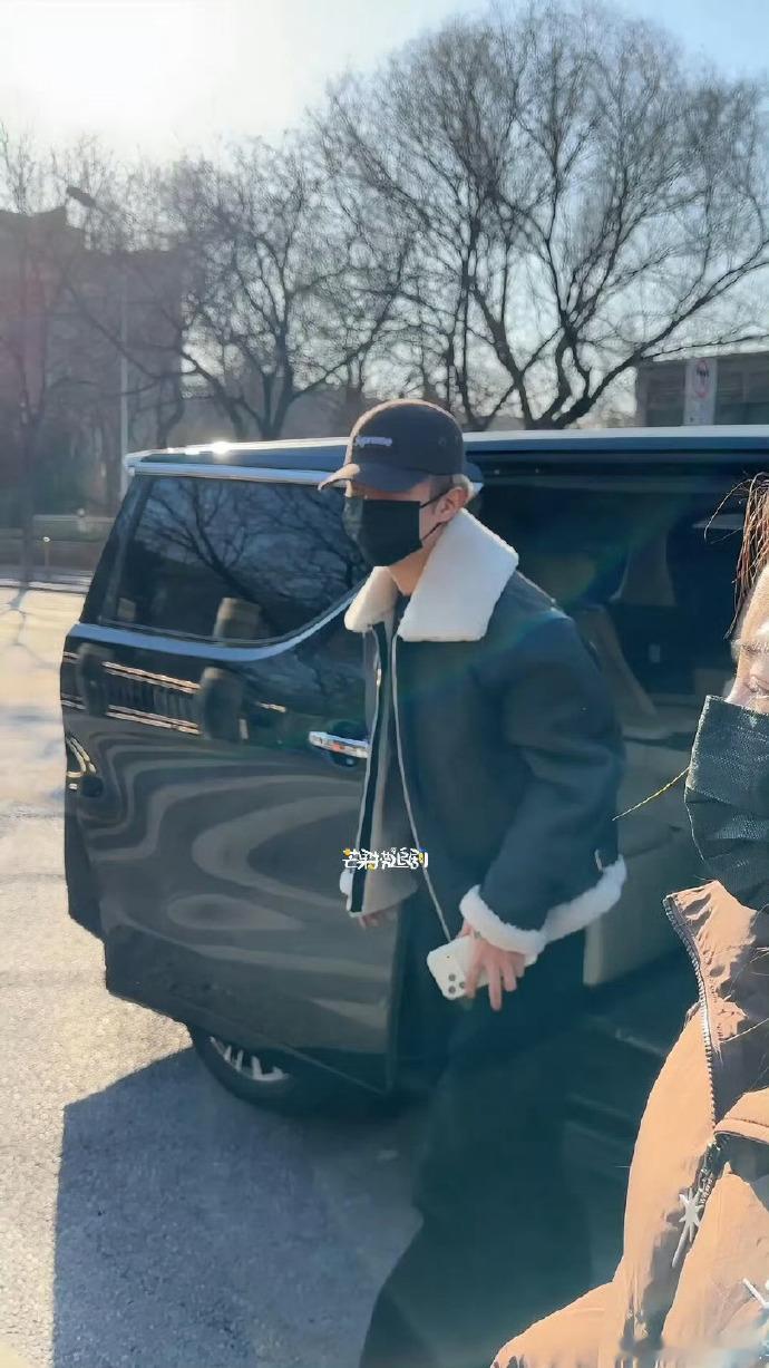 范丞丞 2026 央视春晚彩排路透解锁新画面，范丞丞现身 2026 央视春晚彩排