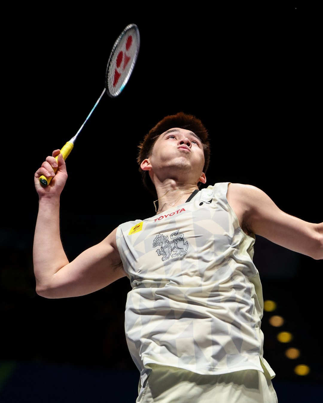 昆拉武特🇹🇭 21-17、21-12 🇮🇩法汉半决赛对手：小波波夫🇫?