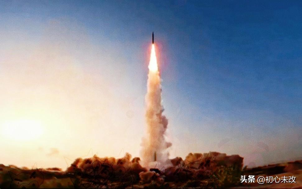 我的天！又炸了！
 
拦不住，根本拦不住。
央视刚消息：伊朗新一轮导弹袭击以色列