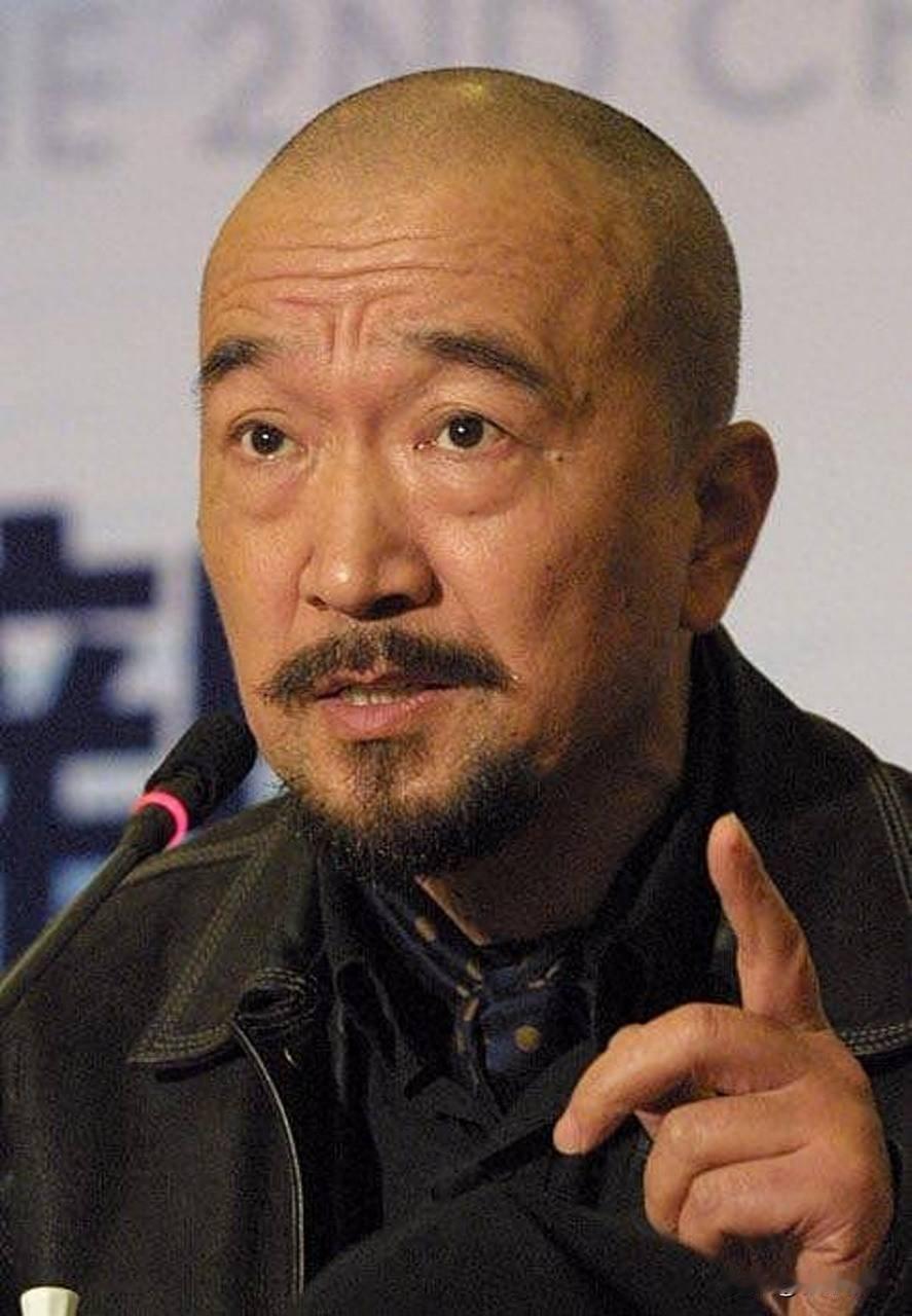 2026年，79岁的李保田仍守着三条规矩，不接广告，不和张国立王刚合作，不参加儿
