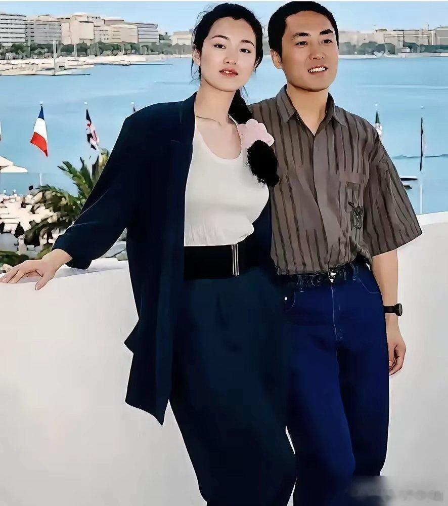 巩俐含泪问向太：我等了他8年，他为什么就是不娶我？这话发生在拍《摇啊摇，摇到外婆