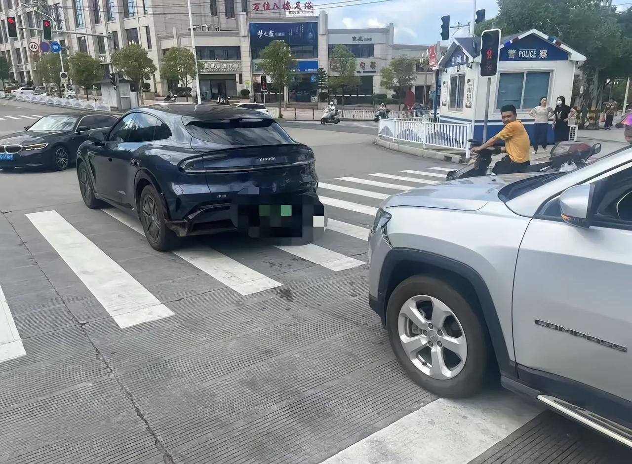 追尾全责，Jeep下次要注意了！ ​​​