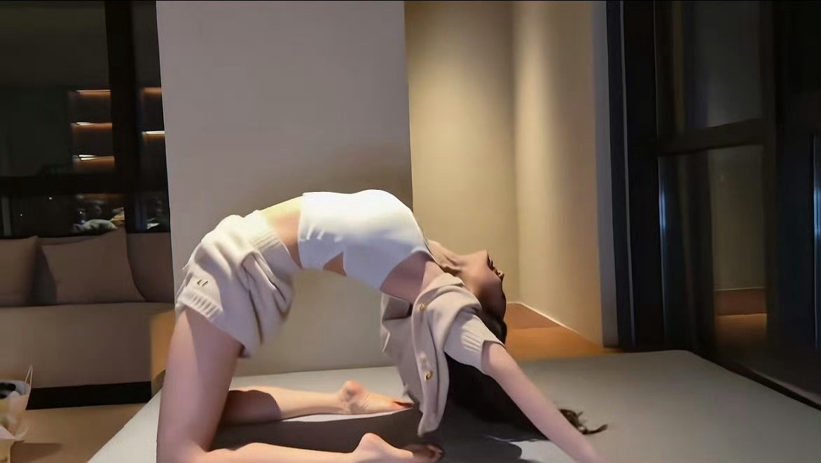 程潇小学同学评价 瘦瘦的 美美的 努力的宝贝！一直都是原生脸 一直都是那么美！一