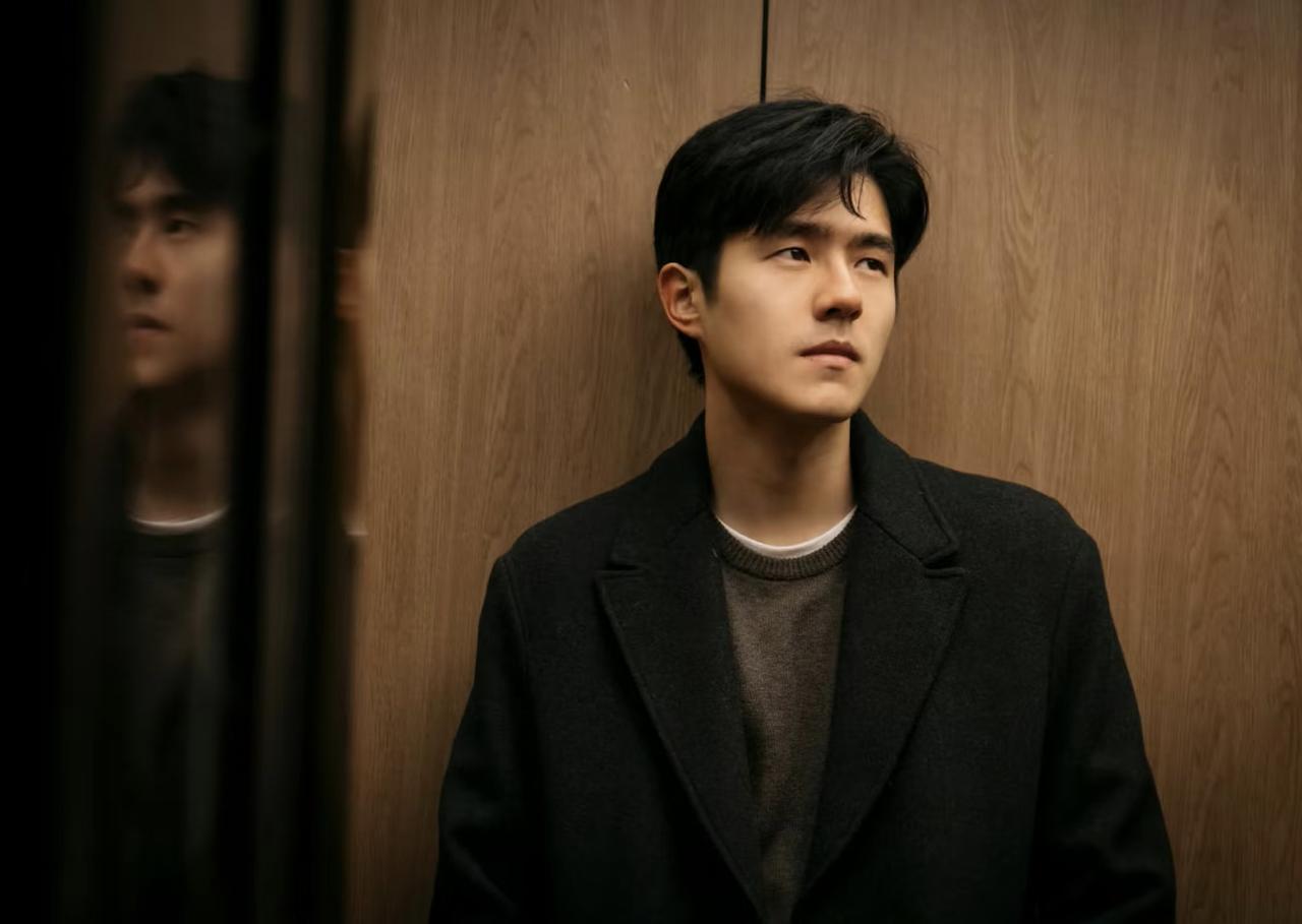 上周，中国电影市场迎来了一场颇具话题性的同日对决——双雪涛两部IP改编作品《我的