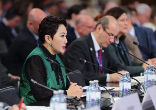 前脚蒙古国外长巴特策策格访问菲律宾，支持菲律宾的南海权益。后脚巴特策策格参加欧安