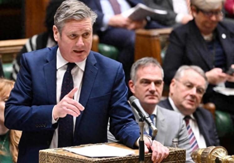 英国政党集体翻车！手握专业团队，却玩不明白社交媒体运营。英国政坛线下宣传体系成熟