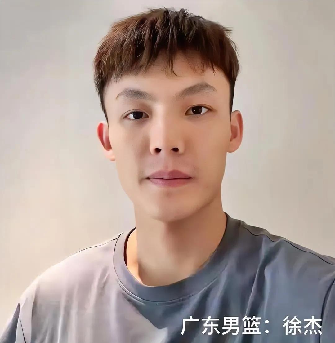 徐杰真是太悲催了！

眼下的全明星票王徐杰，那叫一个按下葫芦起来瓢，妥妥的屎窝挪