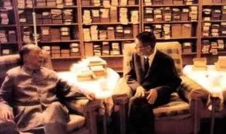 毛主席在80岁高龄与李振翩深度交流，坦言当年自己曾拥有资产阶级观点，这背后有何启