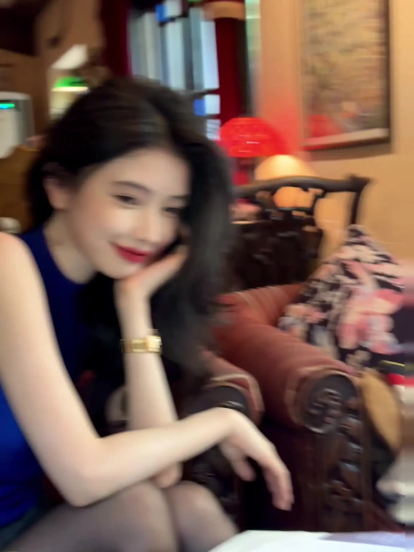 羞答答的玫瑰 静悄悄的开.