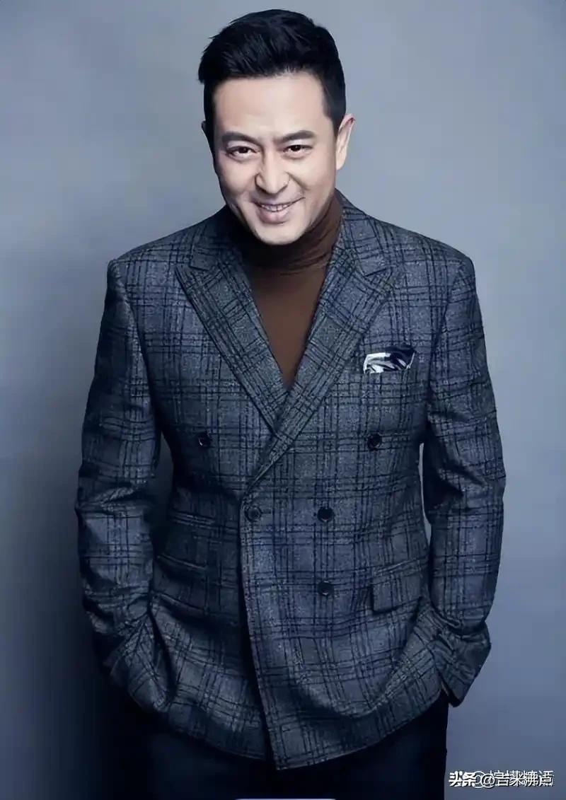 张嘉益现场说最烦跟窦骁对戏，两人私下从不微信联系，这到底演的还是真的？

昨天刷