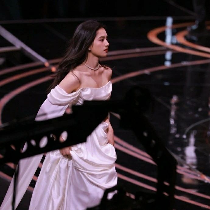 宝藏作者｜黄雷听鱼