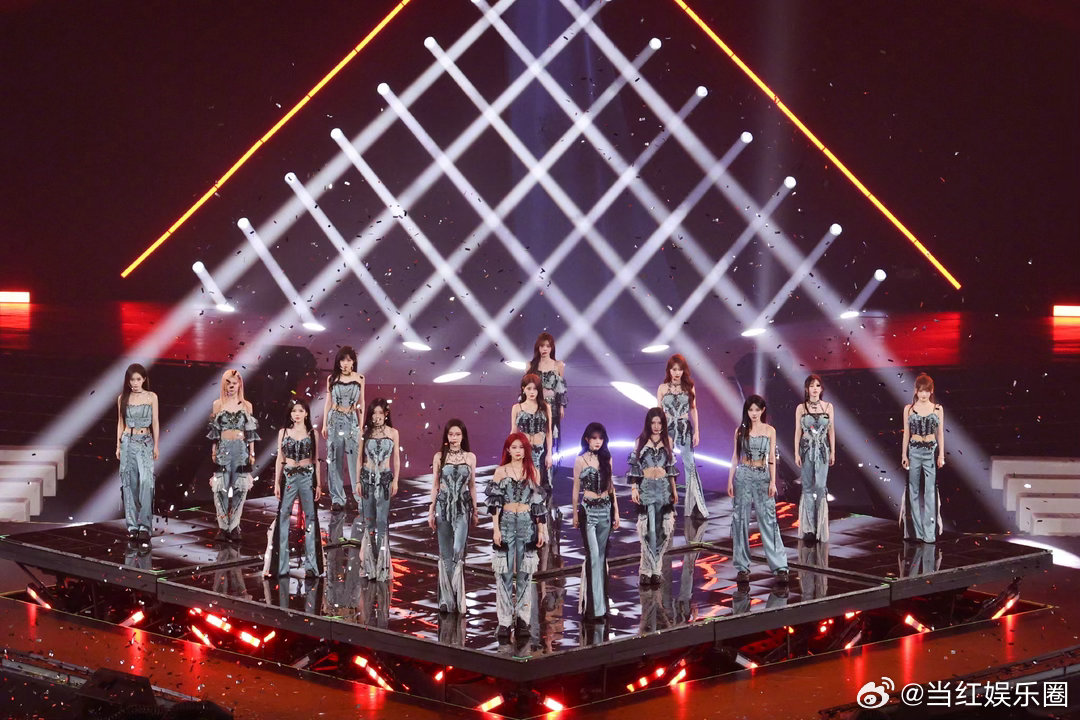 SNH48十三年汇报单曲目连唱、SNH48十三年金曲串烧各大娱乐媒体争相发文报道