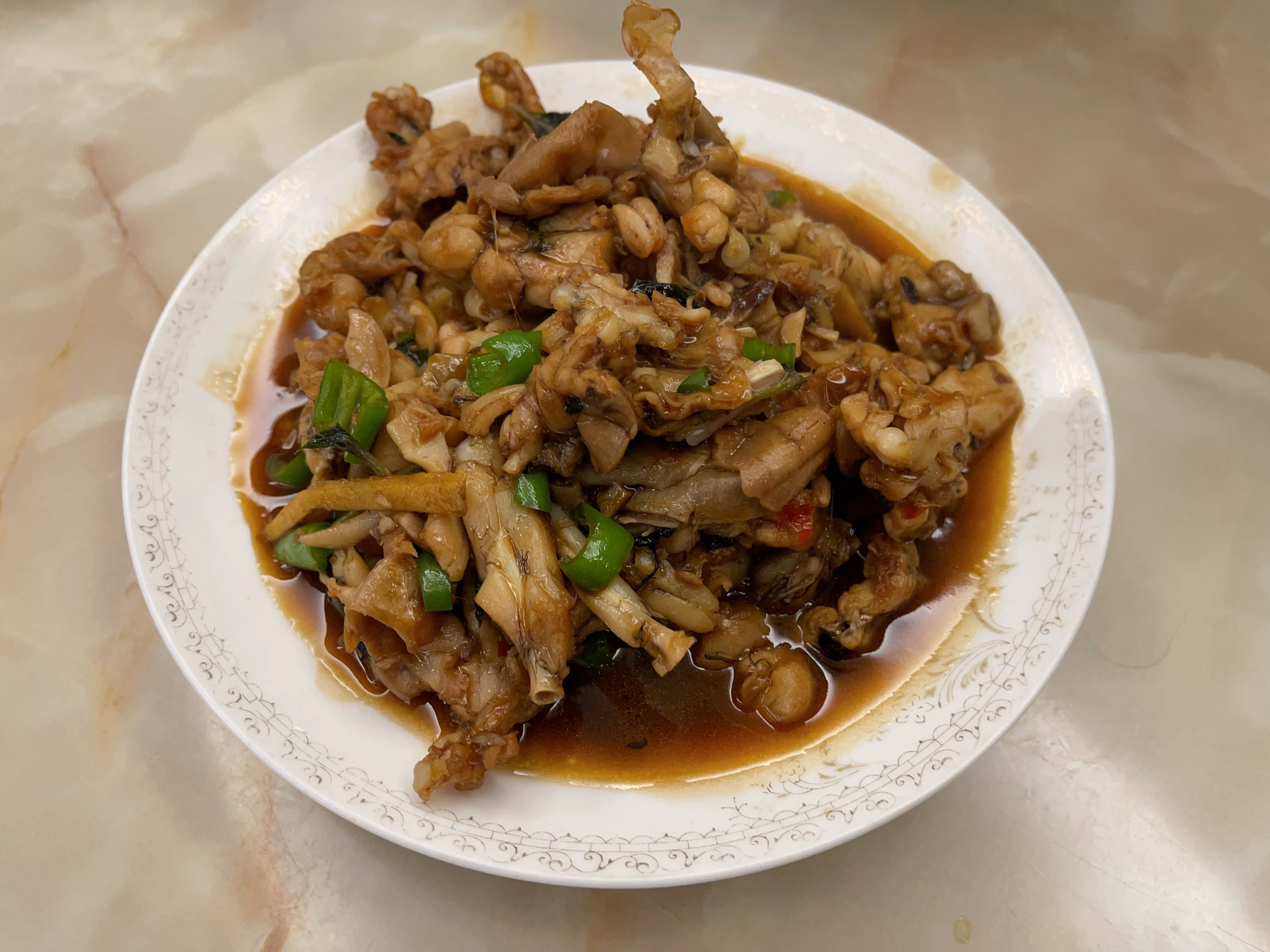 牛蛙配红酒我怎么感觉有点变扭[允悲] 