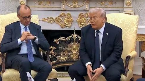 特朗普指责西班牙不配合，德国总理居然附和美国讨伐盟友
 
3日，国际政坛发生一幕