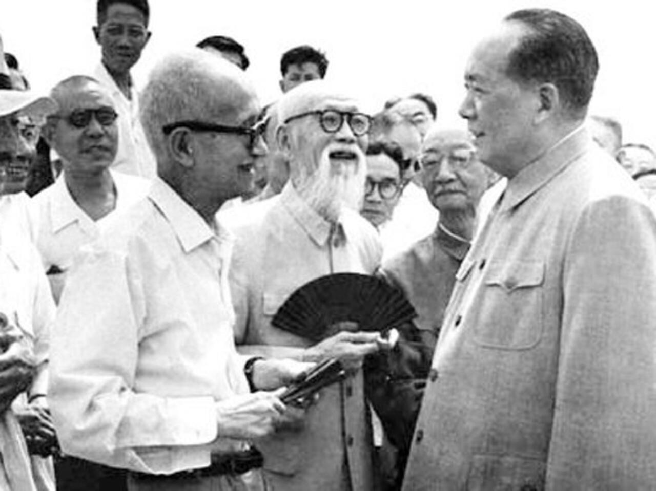 1957年，章士钊说共产党不能学宋太祖杀功臣，毛主席一句话救了他。 
这时候章士
