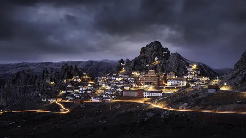 人这一生，很多东西都是过眼云烟。财富可能一夜散尽，名利也会随时间淡去，爱人或许会