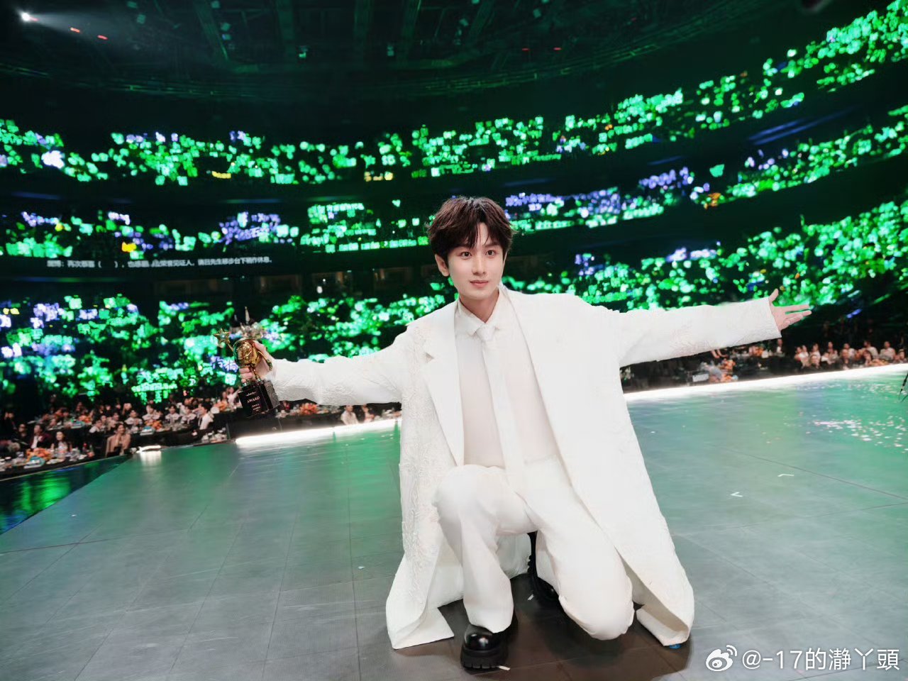 成毅赴山海cy成毅你是我的乍见之欢，你是我的眼神所向，你是我的温柔的归宿，你是我