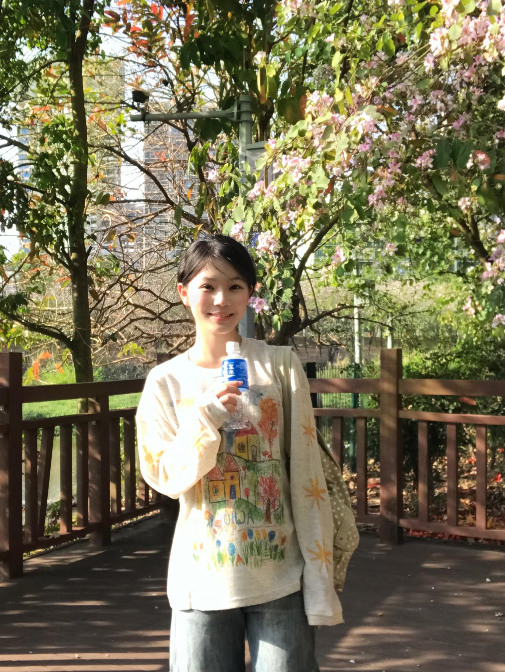 3.25 天气阴 手机震动收到你的消息 我划掉写下天气晴