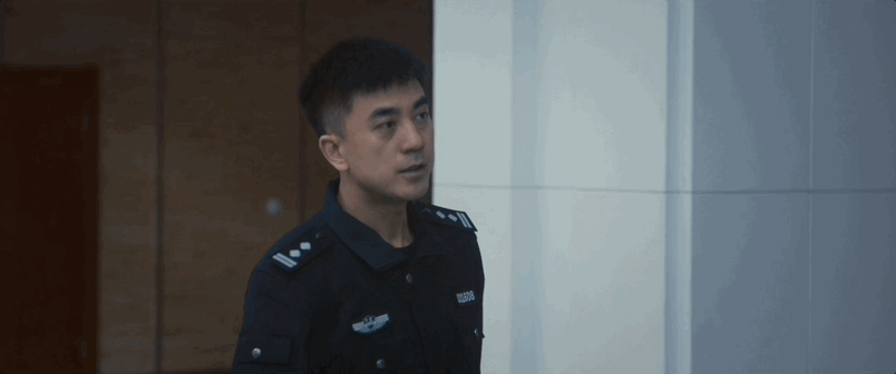 王骁田曦薇一个敢接一个敢说低智商犯罪的师徒组合真的惊喜感拉满，张一昂不动声色掌控