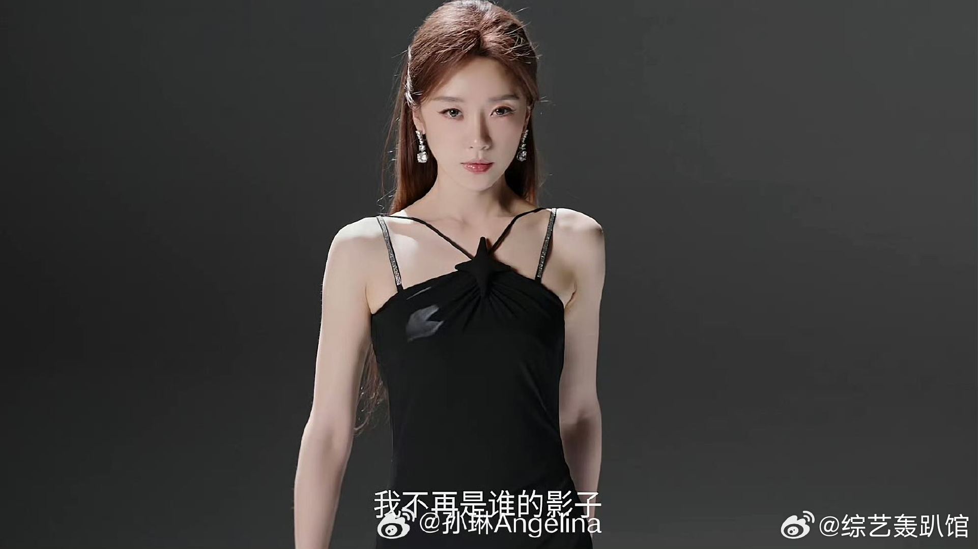 张月多情猫首位代言人多情猫内衣 张月氛围感拉满呀！偏温婉的风格和她适配至极，沉静