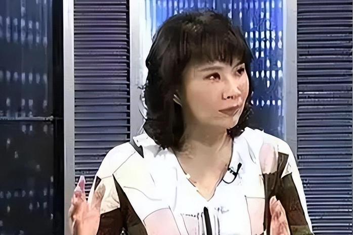 "全世界都可以欺负台湾，但只要大陆出面阻止，你们立刻跳出来指责" ——陈凤馨这记