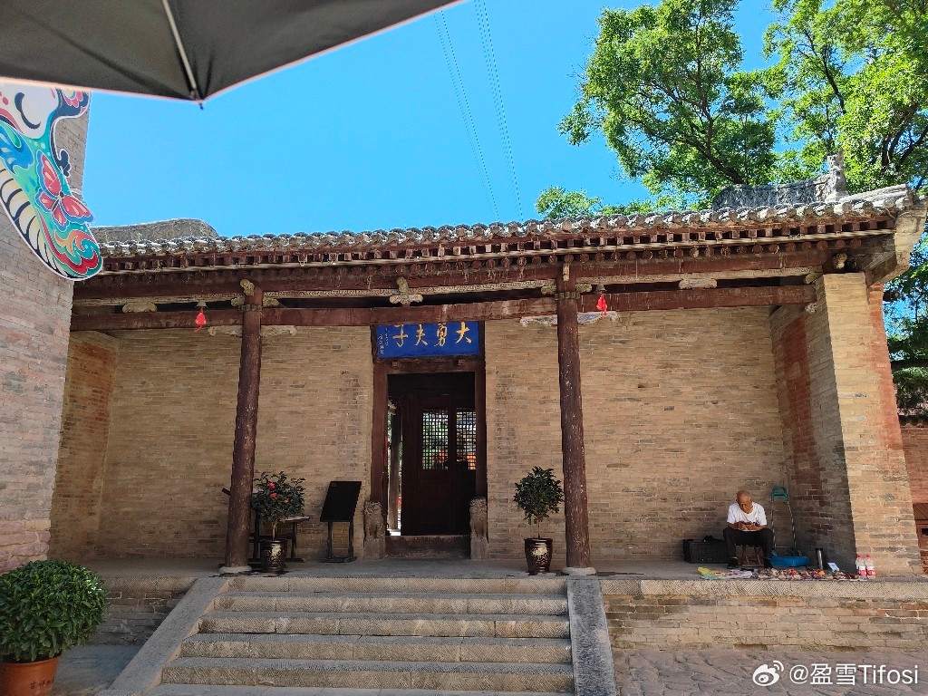 张壁古堡始建于十六国时期，距今已有1600多年的历史。 介休·张壁古堡