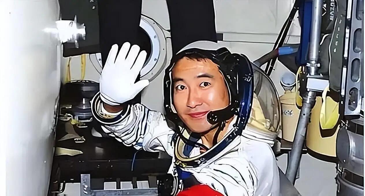 航天员 🚀【翟志刚：首次太空出舱的民族脊梁】  📜一、成长与铸魂：从龙江大地
