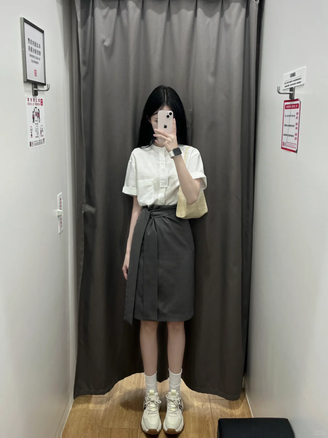 我C！优衣库聪明小衫又爱死了😭89小裙好收腹好显瘦~
