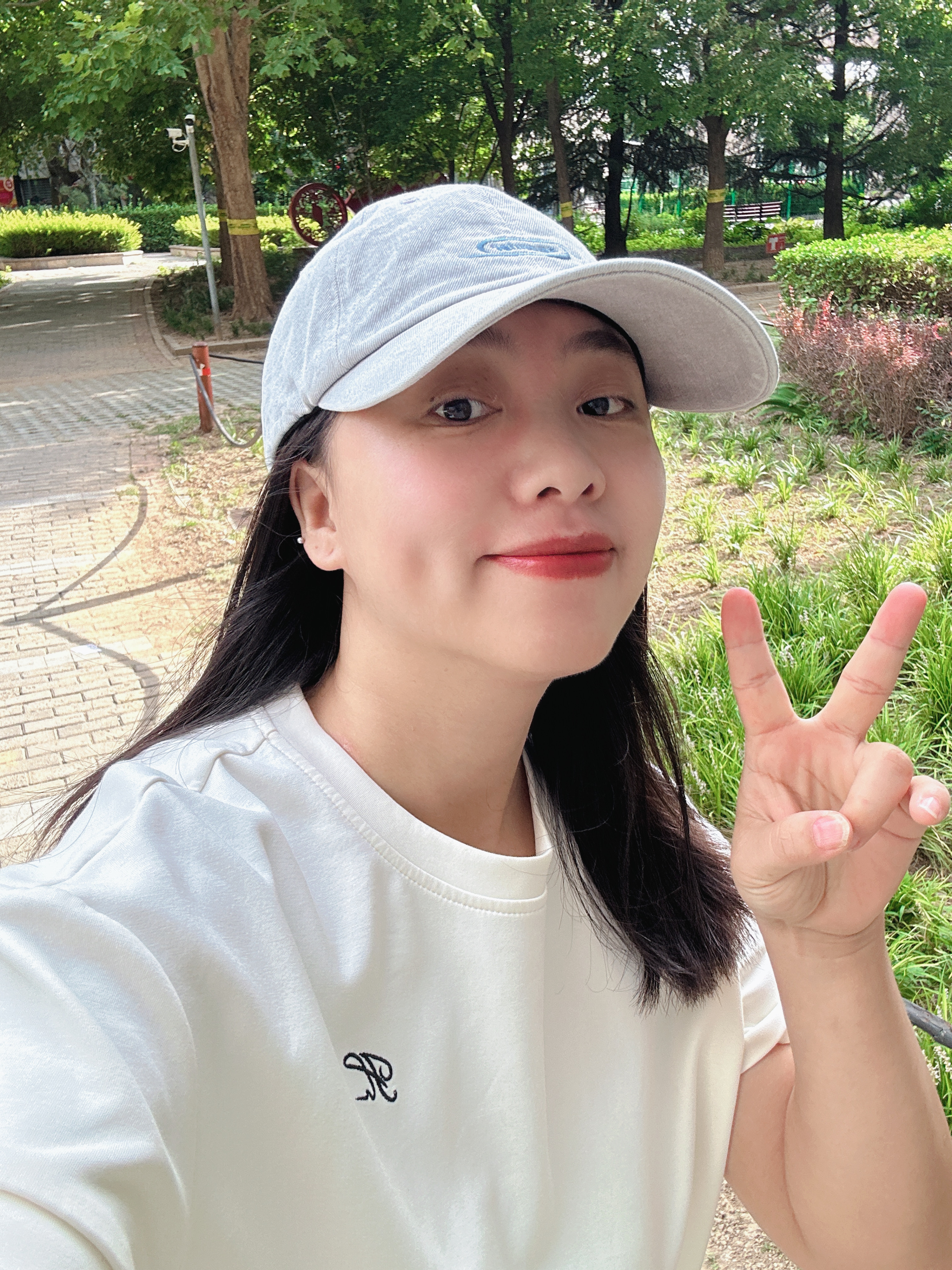 去工地了，我装修师傅又叫我了，卫生间瓷砖不知道怎么铺了，装修就得住的近，随时去[