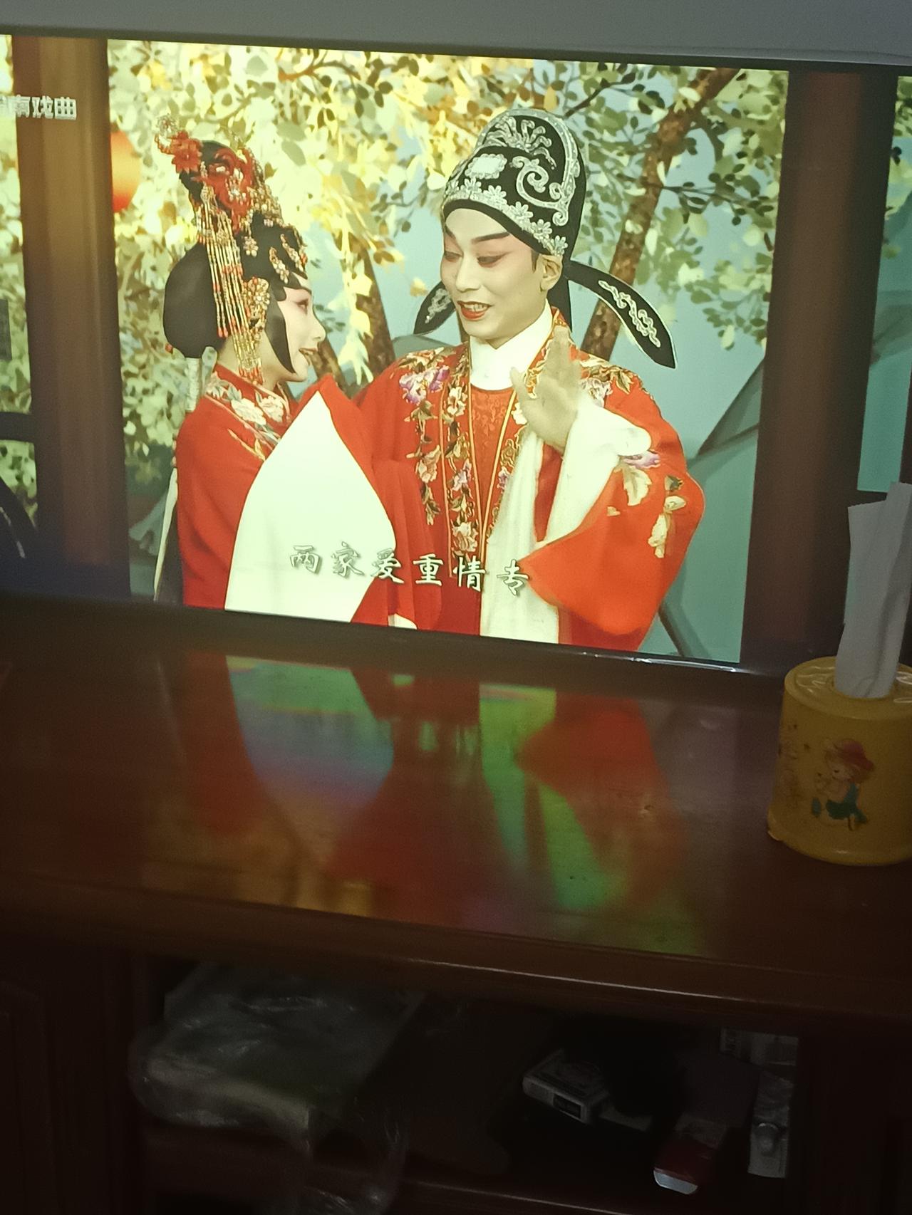 今天我看了电视
发现一个很严重的问题
那不知道怎么说才好了



你敢相信吗？我