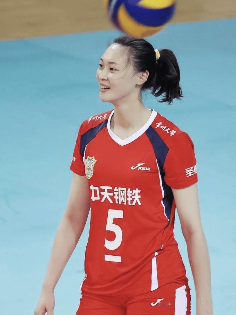 2018年，“排球女神”惠若琪嫁给了“北大才子”杨臻博。但婚后两年，他们却始终要