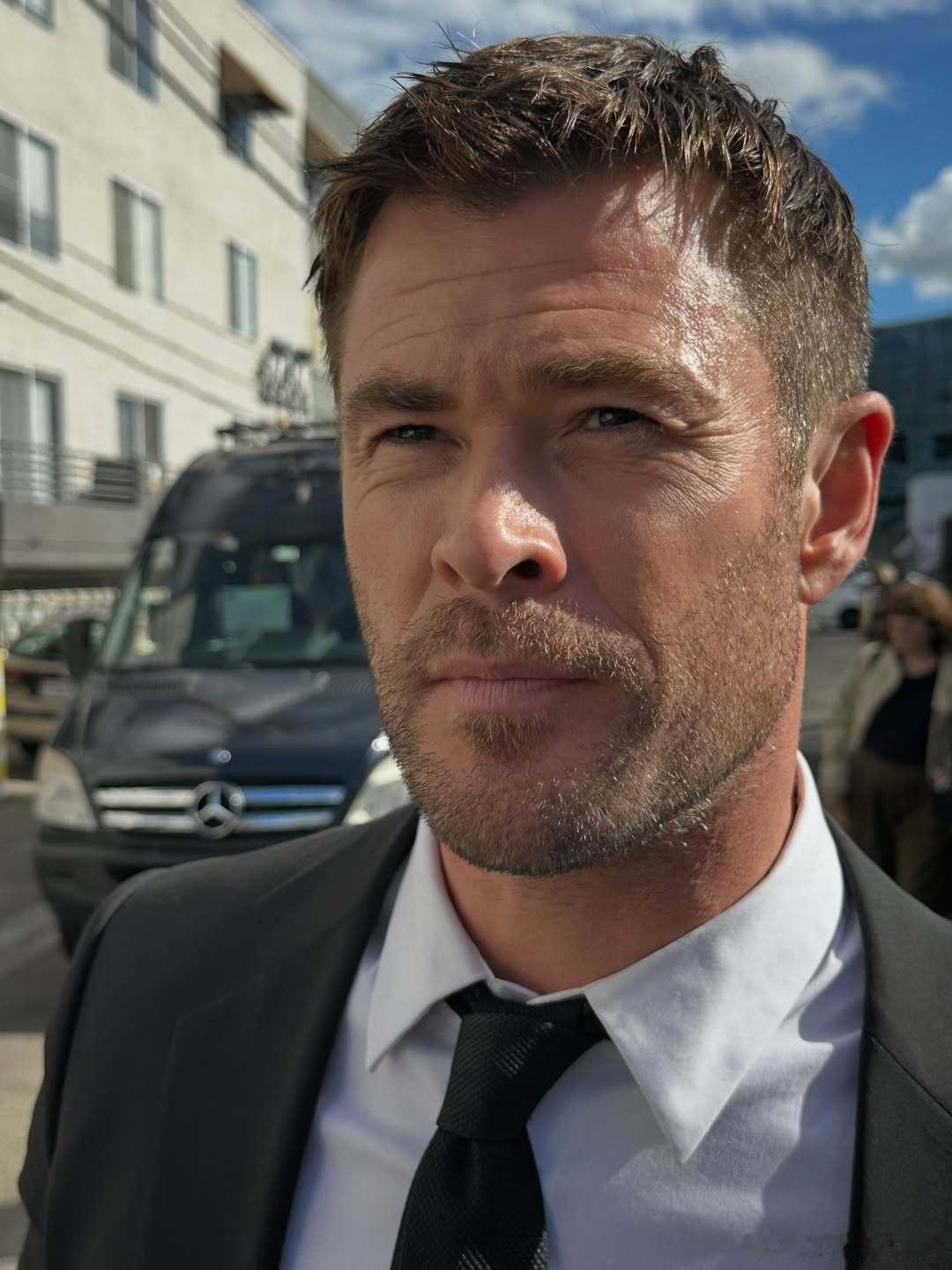 Chris Hemsworth克里斯海姆斯沃斯主演新犯罪动作片《洛杉矶劫案》释出