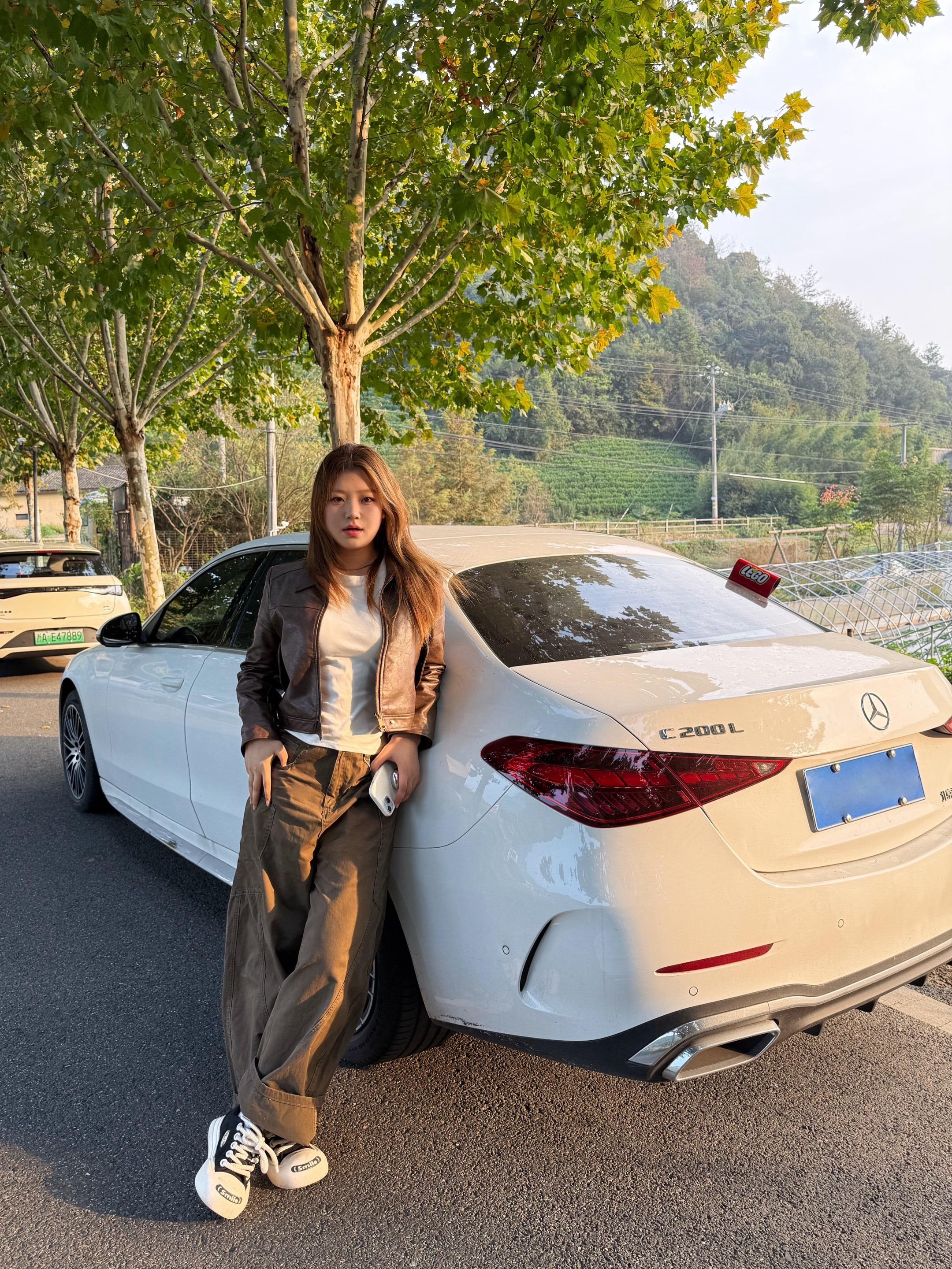 不要相信任何女人 除非那个女人开的是  因为奔驰没有备胎