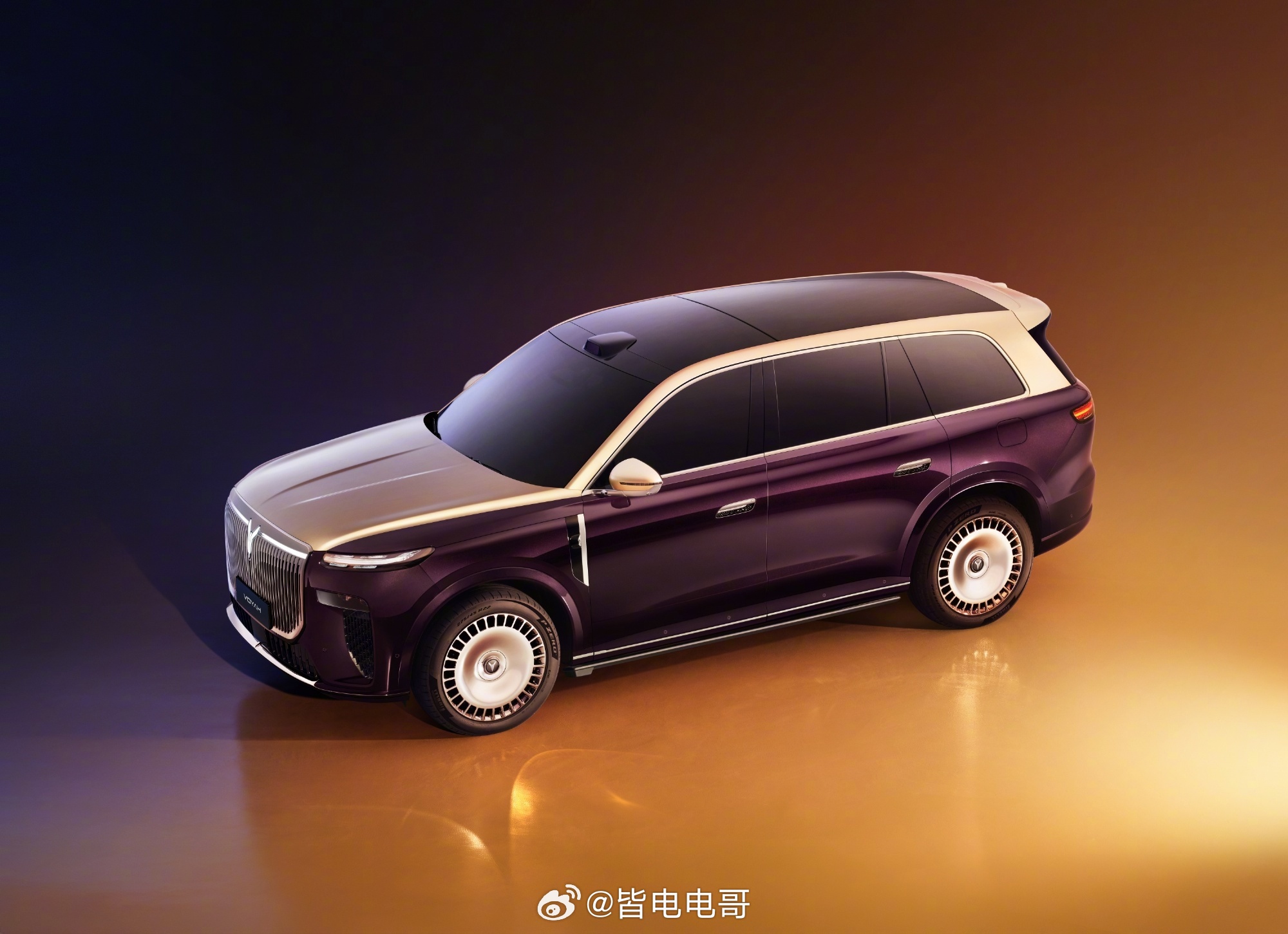 岚图9L-泰山的官图来了，今年又一款大六座SUV。前脸也就是跟追光L一个风格的巨
