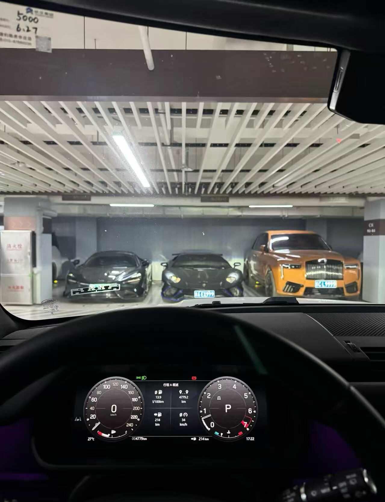 后来才懂，一地鸡毛才是生活的本质，什么年龄该走什么路，你一步也别想逃
生活感悟 