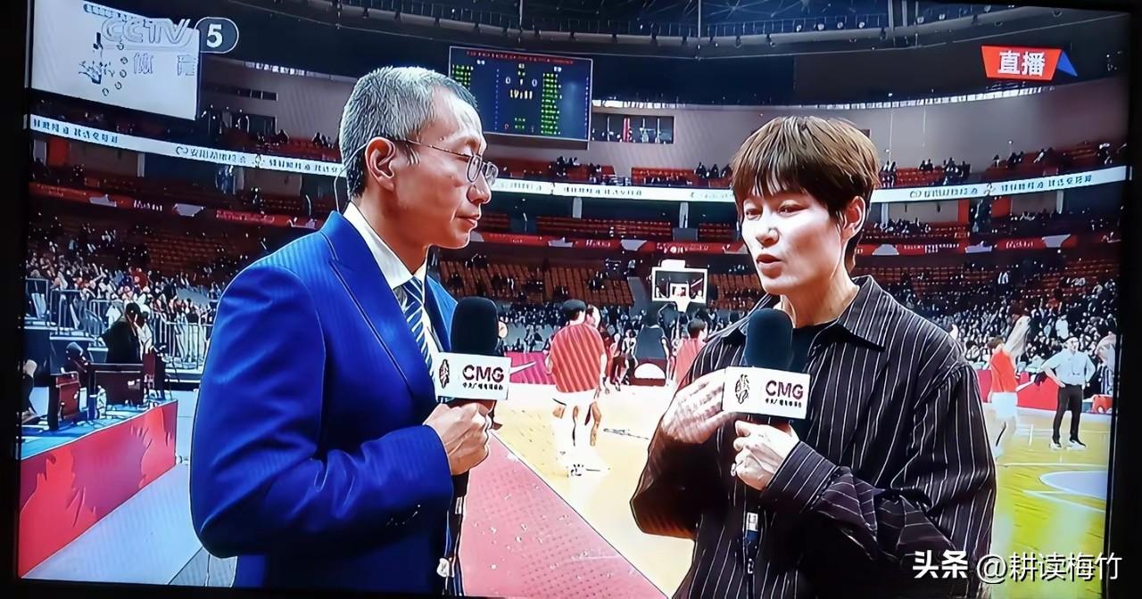 央视解说女篮比赛能不能把于嘉给换了啊！

听这于嘉解说比赛真是难受，一直说一些很