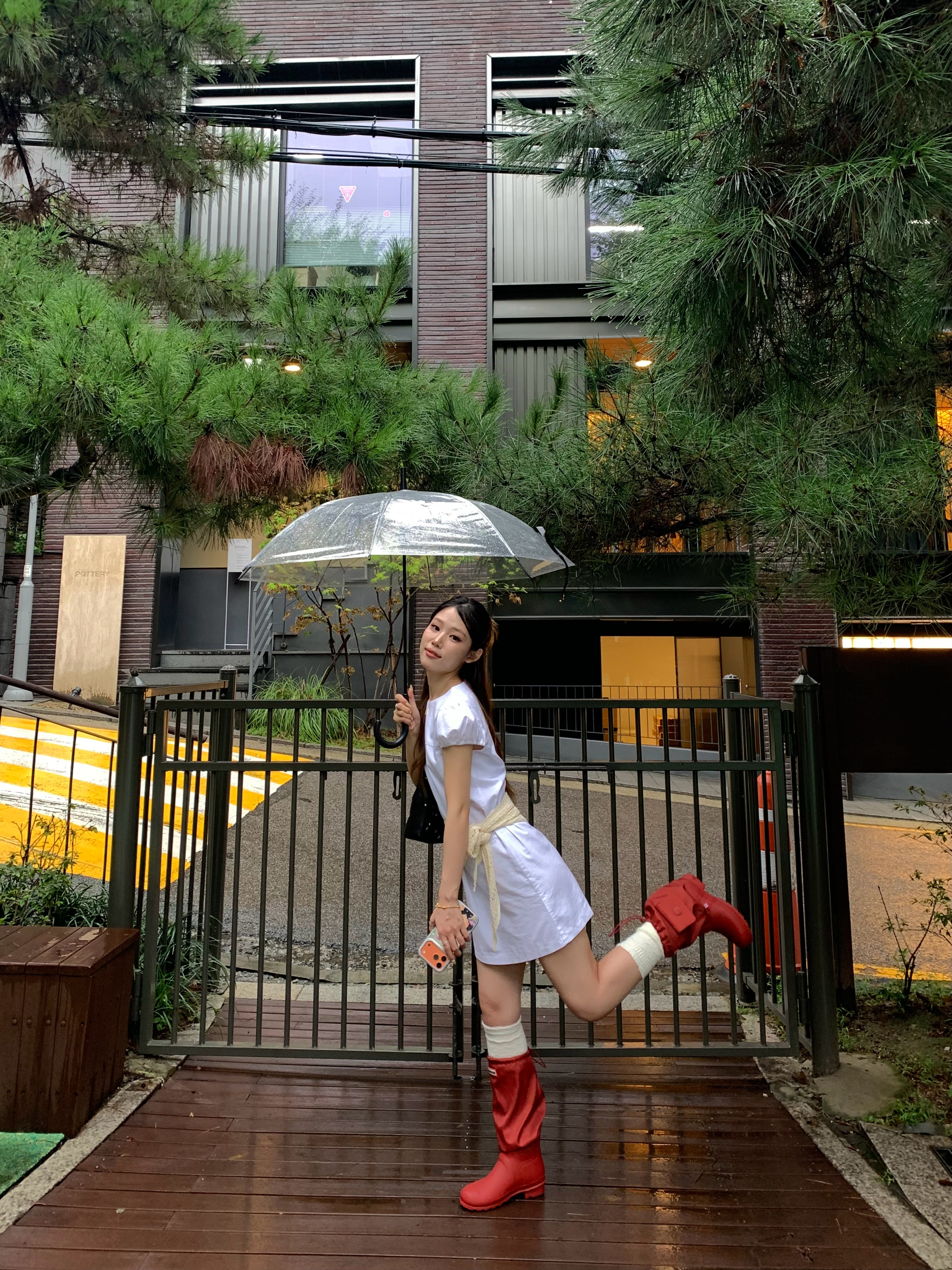 怎么还有 这回忆的漩涡🌀 快把我吞没 求你别离开我~~~~ 